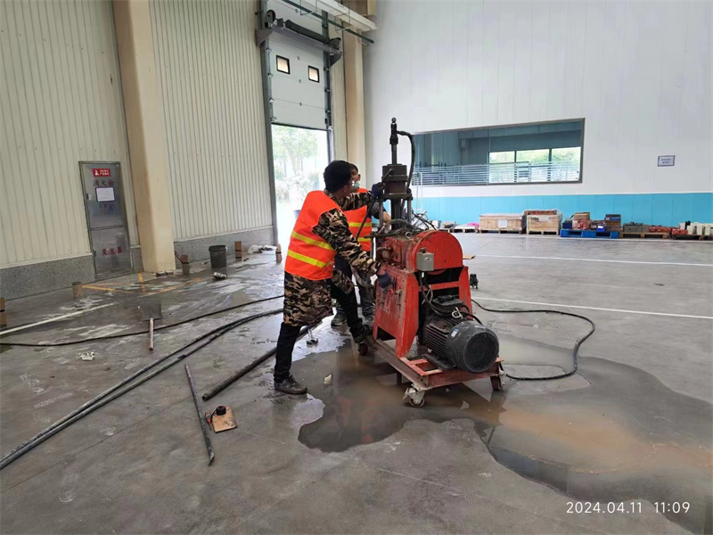 石碣镇厂房地面下沉塌陷注浆加固施工